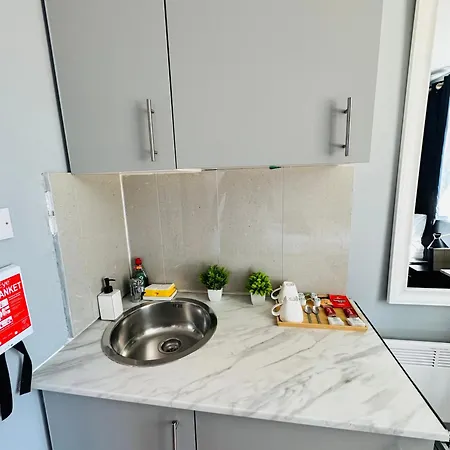 Unique Studio Flat In City 1111 London Exterior photo
