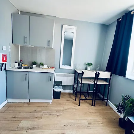 Unique Studio Flat In City 1111 London Exterior photo