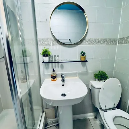 Unique Studio Flat In City 1111 London Exterior photo
