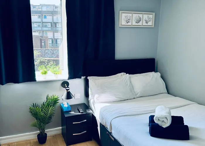 Unique Studio Flat In City 1111