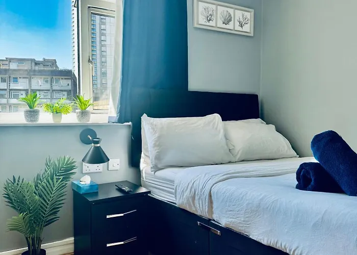 Unique Studio Flat In City 1111